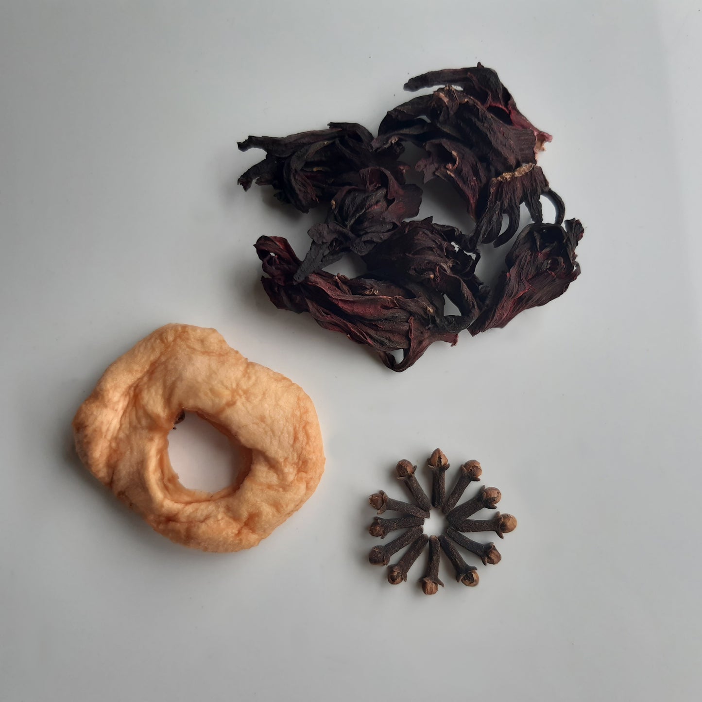 Hibiscus, Apple & Clove - 200% Carbon Offset